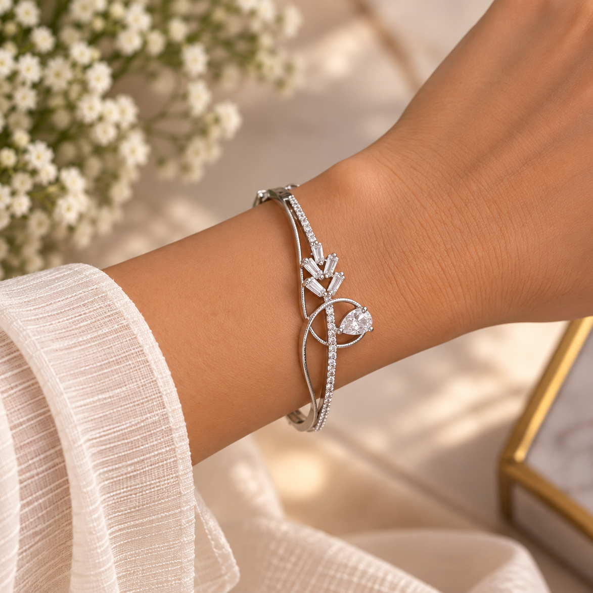Nysa Swirl bracelet