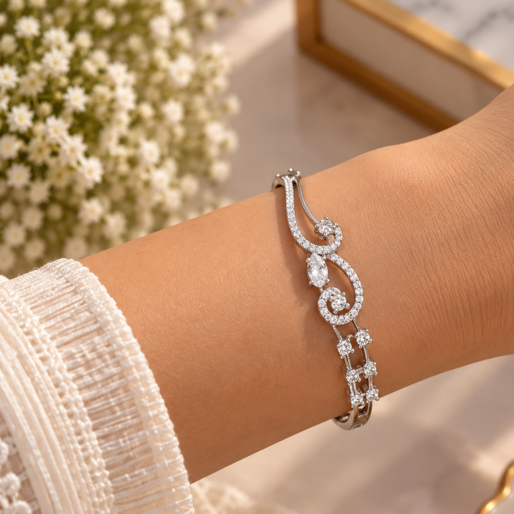 Diana Solitaire Swirl bracelet