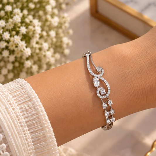 Diana Solitaire Swirl bracelet