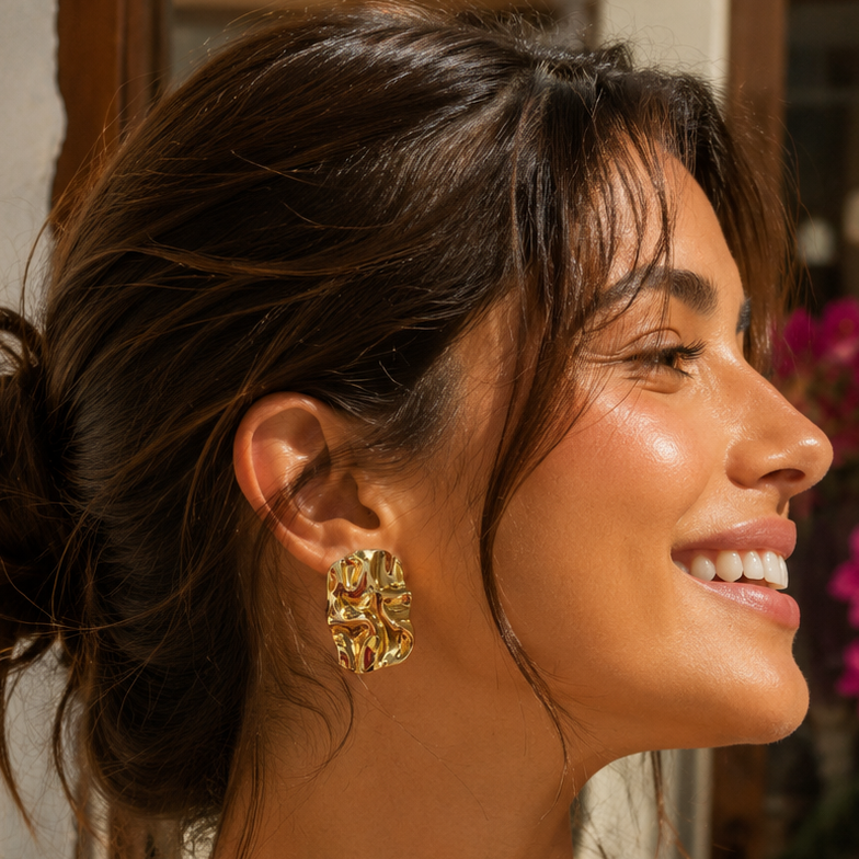 Teisha textured studs